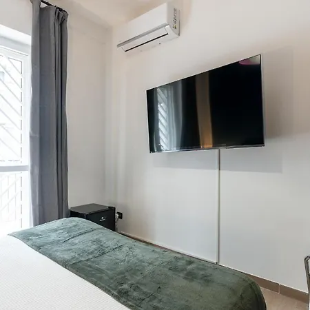 Fourooms - Principe Amedeo Guest house *