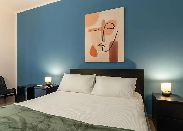 Fourooms - Principe Amedeo Πανσιόν 3*