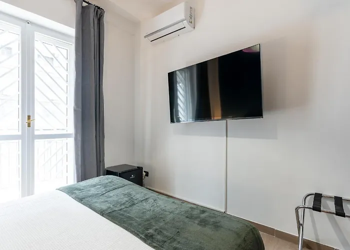 Fourooms - Principe Amedeo Πανσιόν 3*